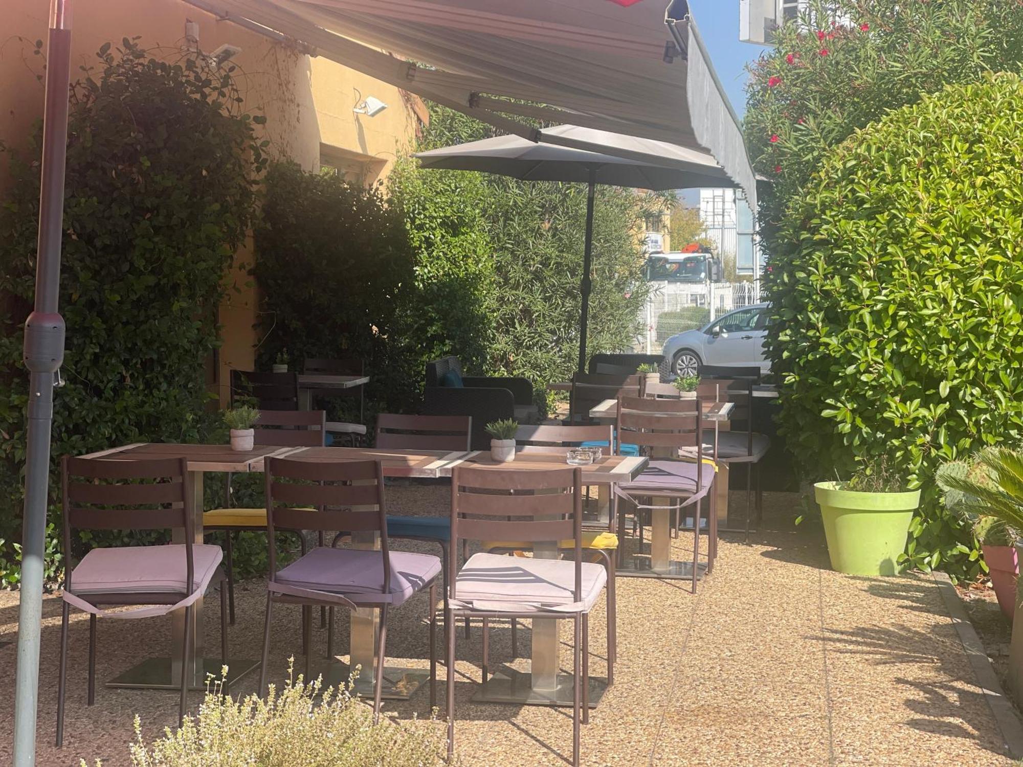 Kyriad Direct Montpellier St Jean De Vedas - La Peyriere Сен-Жан-де-Веда Экстерьер фото